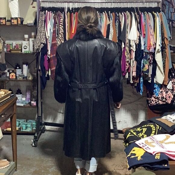 Fashionable Long Black Leather Coat with Black Fox - Picture 8 of 13